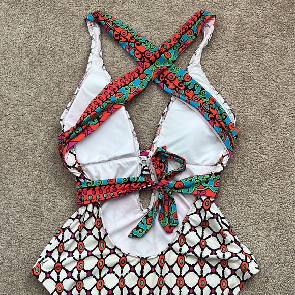 Trina Turk Venice Beach Plunging Neckline One Piece Swimsuit Size 8 - Picture 6 of 11